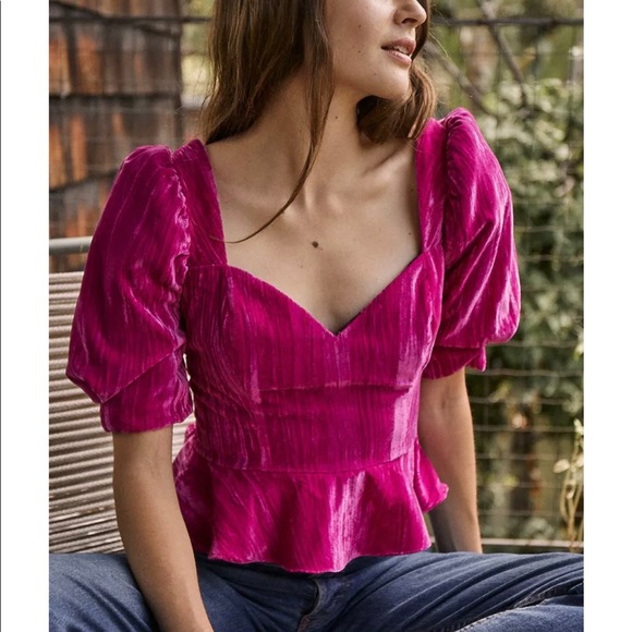 SAYLOR Christa pouf sleeve velvet top in pink - Picture 4 of 4